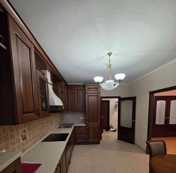 Калининский район сдаётся крупногабаритная трёхкомнатная квартира Донецк