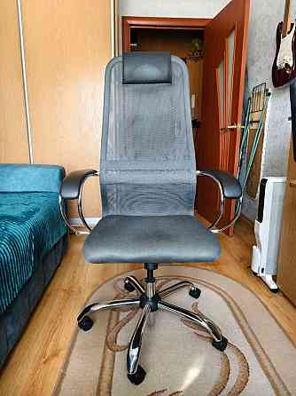 Эргономичное компьютерное офисное кресло "Бюрократ" Макеевка