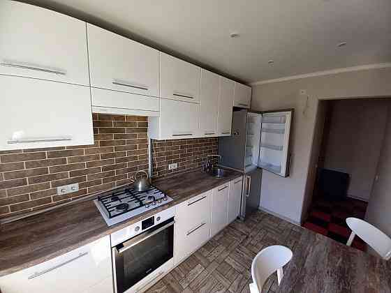 Сдам 2х.кв 23ЖМР.Центральный район ул.9авиадивизии Мариуполь