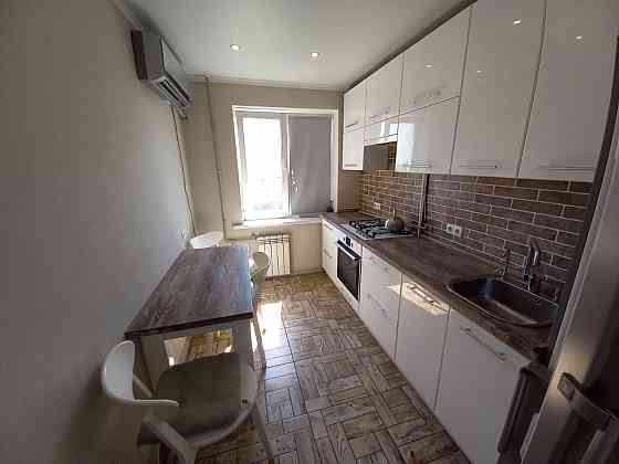 Сдам 2х.кв 23ЖМР.Центральный район ул.9авиадивизии Мариуполь