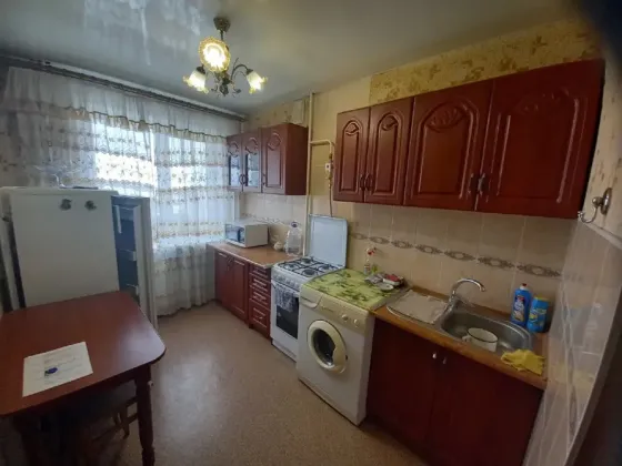 Сдам 2х.кв На Ленинградском Левый берег Мариуполь