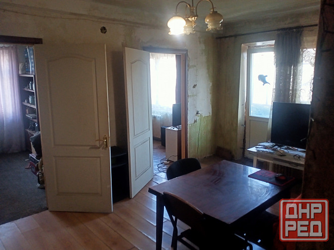 продам 4х комнатную квартиру на кв левченко Луганск - изображение 1