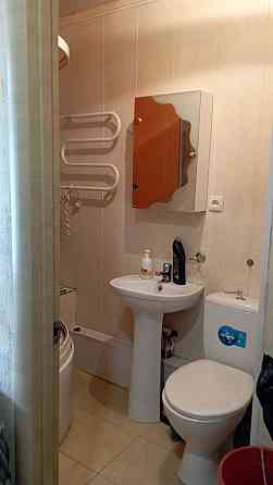 Продам 3х. ком. сталинку на площади Свободы недорого. Донецк