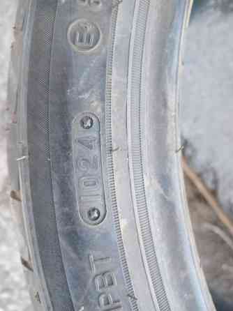 Продаю два ската 225 40 18 Донецк