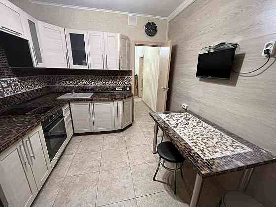 сдаётся двухкомнатная квартира в калининском Донецк