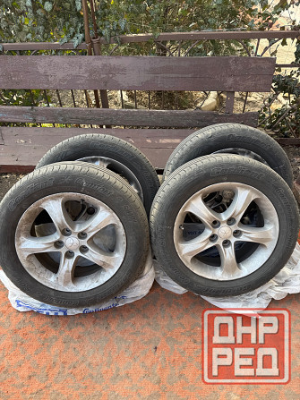 Резина с дисками R17 215/60 100H Макеевка - изображение 1
