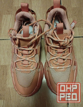 Продам фирменные осенние кроссовки 39р., Донецк - изображение 1