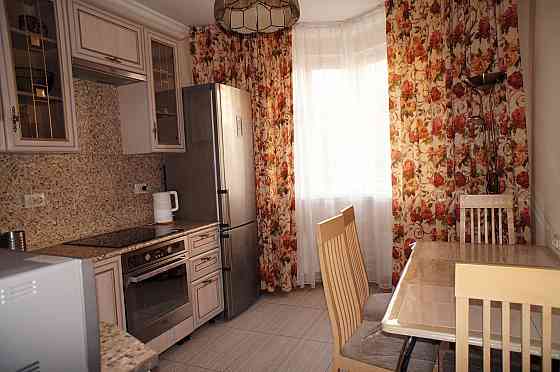 Сдам на долгий срок двухкомнатную квартиру в Калининском районе Донецка, бул. Шахтостроителей Донецк