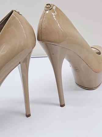 Туфли Guess оригинал 40 бежевые с открытым мыском Донецк