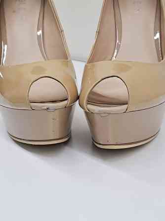 Туфли Guess оригинал 40 бежевые с открытым мыском Донецк