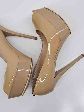 Туфли Guess оригинал 40 бежевые с открытым мыском Донецк