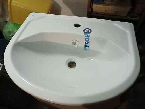 Продам новую тумбу с раковиной в ванную комнату. 9 т.р. Донецк