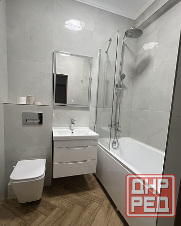 Сдаю однокомнатную квартиру 50 м² этаж 4/9. город Донецк, Будённовский район, ул. Независимости Донецк - изображение 5