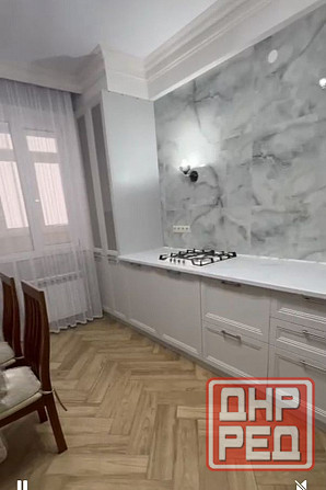 Сдаю однокомнатную квартиру 50 м² этаж 4/9. город Донецк, Будённовский район, ул. Независимости Донецк - изображение 2