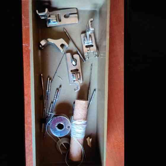 Машинка швейная Подольск-142, электрическая Донецк