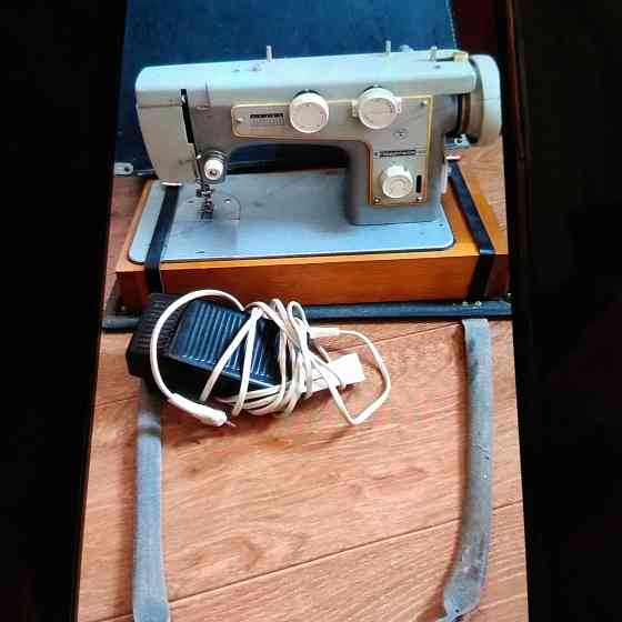 Машинка швейная Подольск-142, электрическая Донецк