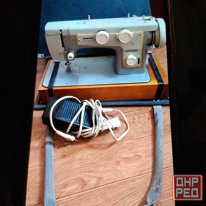 Машинка швейная Подольск-142, электрическая Донецк - изображение 1