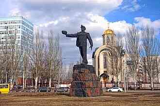 Продам 3 к.кв На Шахтерской площади. Документы готовы. Донецк