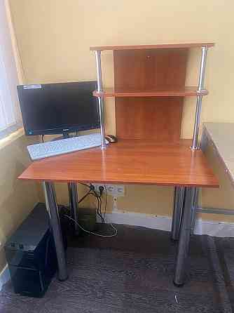 Компьютерный стол 2000 р. Донецк