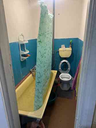 Продам двух комнатную квартиру на Азотном. Донецк