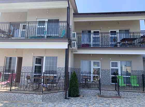 Номера Lux посуточно и долгосрочно со всеми удобствами. Первая линия. Центральный пляж Урзуф