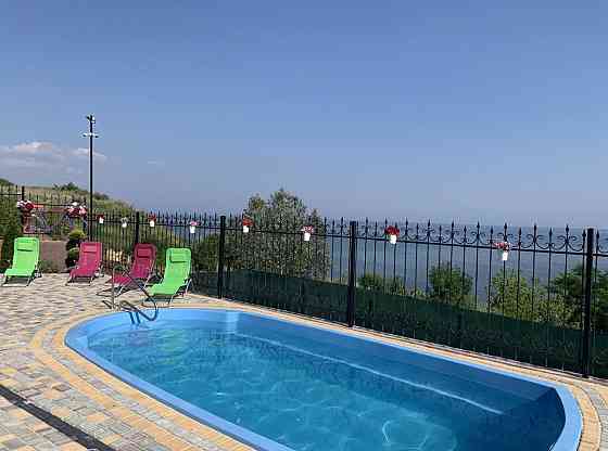 Номера Lux посуточно и долгосрочно со всеми удобствами. Первая линия. Центральный пляж Урзуф