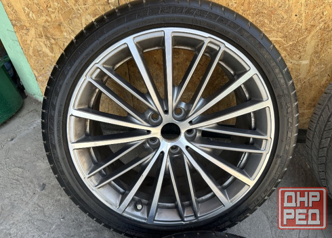 Продам оригинальные диски в сборе с резиной б/у для BMW 5 G30 R19 Луганск - изображение 2