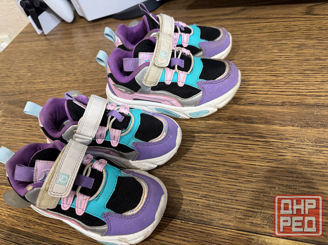 Кроссовки котофей 26 и 27 размер светящиеся Донецк - изображение 1