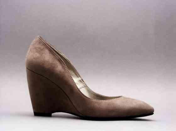 Отдам под реализацию женскую обувь Донецк