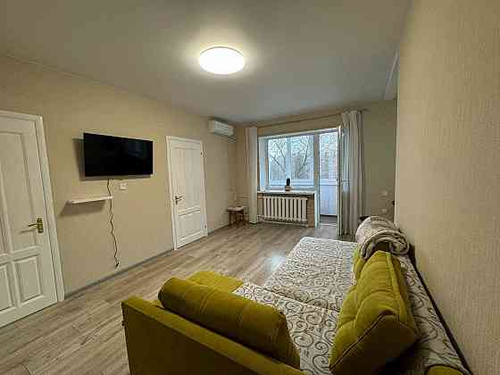 Сдам уютную 2-комнатную квартиру в Будёновском районе! Расположение: ориентир м-н Цветочный Донецк