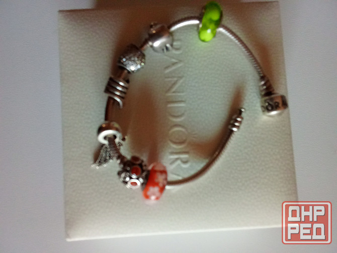 Продам серебряный оригинальный браслет Пандора с шармами. Донецк - изображение 3