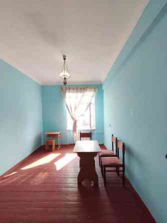 Сдаётся на длительный срок 3-к квартира (сталинка) в Центральном районе. Мариуполь