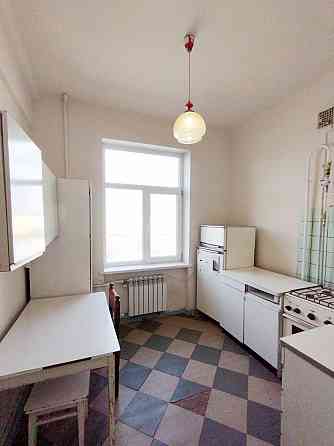 Сдаётся на длительный срок 3-к квартира (сталинка) в Центральном районе. Мариуполь