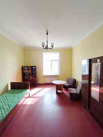 Сдаётся на длительный срок 3-к квартира (сталинка) в Центральном районе. Мариуполь