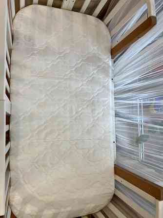 Детская кроватка ( манеж ) с матрасом, бортиками и простынями Донецк