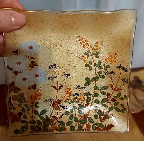 Блюдо с тарелками Донецк