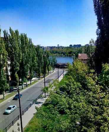 Продается 2 комнатная квартира пл. Конституции Ворошиловский р-н Донецк