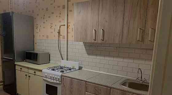 Сдаётся просторная трёхкомнатная квартира площадью 69.9 кв. м на 4-м этаже 9-этажного дома. Донецк