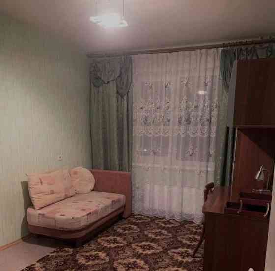 Сдаётся просторная трёхкомнатная квартира площадью 69.9 кв. м на 4-м этаже 9-этажного дома. Донецк