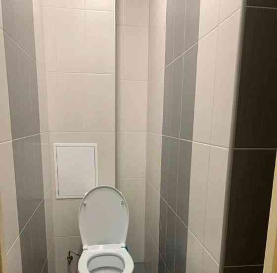 Сдаётся просторная трёхкомнатная квартира площадью 69.9 кв. м на 4-м этаже 9-этажного дома. Донецк