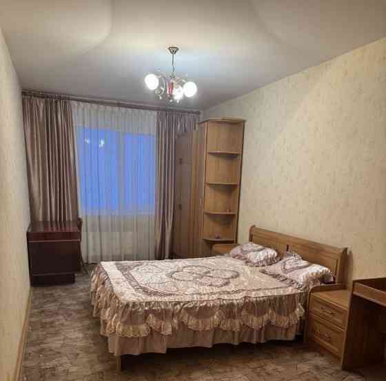 Сдаётся просторная трёхкомнатная квартира площадью 69.9 кв. м на 4-м этаже 9-этажного дома. Донецк