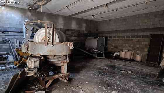 Продажа приватизированного земельного участка с домом и производственными помещениями Мариуполь