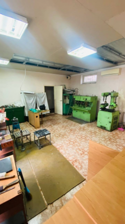 Продается коммерческого отдельно-стоящее помещение г. Макеевка Горняцкий район (м-н Мирный). Макеевка