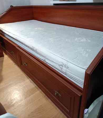 Отдам кровать Макеевка