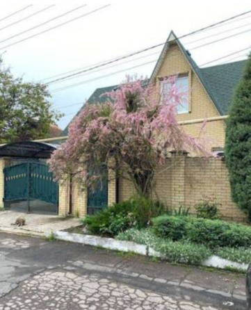 Продается 2 - х этажный дом, центр Киевского района Донецк