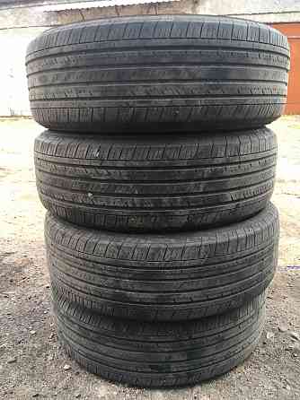 Продам шины 215/65r17 Донецк