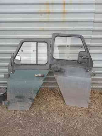 Продаю передние двери на уаз хантер Донецк
