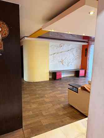 Продам 3-х комнатную квартиру Ясиноватая