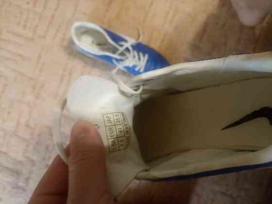 Продам спортивную обувь для футбола Донецк