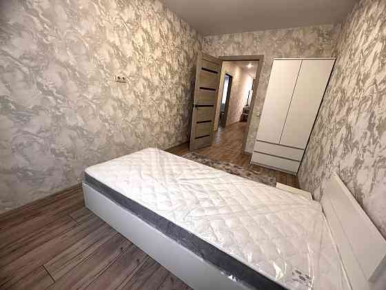 Сдается впервые светлая 3-комнатная квартира в Ворошиловском районе. Ориентир Площадь Ленина. Донецк